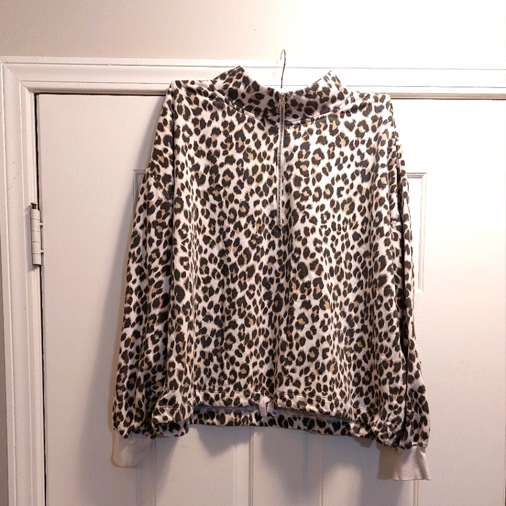 Old Navy Half Zip Leopard Top sz XXL